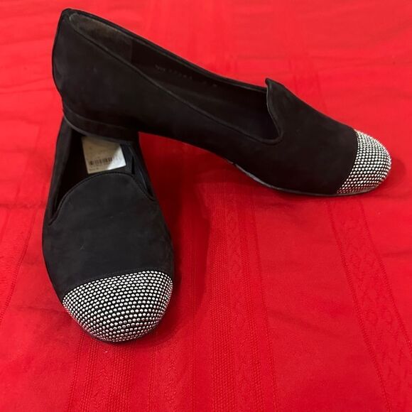 Stuart Weitzman Elegant Black Loafers with Silver Accents Size 8 - Picture 6 of 10